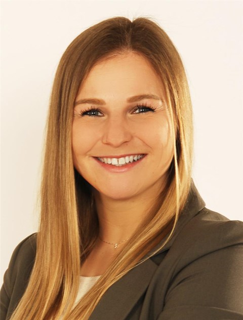 Porträtfoto Annika Raing