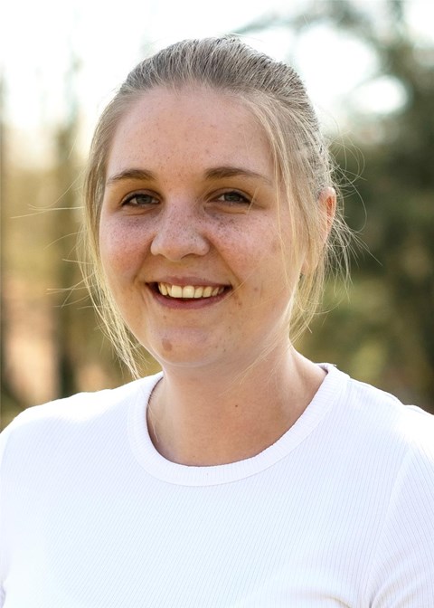 Porträtfoto Jacqueline Fiege